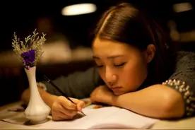 少女没结婚没生孩子，却有乳汁分泌...图片