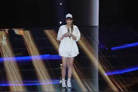 她让导师惊艳的不只是歌声，还有她的18只流浪猫！图片