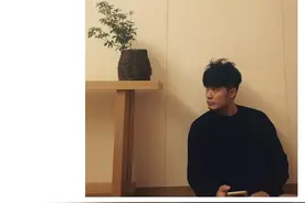 陈赫晒帅照感谢摄影师 网友:竟然把你拍瘦了图片