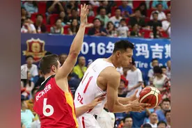 男篮囤积五大内线是错误决定，宫鲁鸣放弃他绝不应该图片