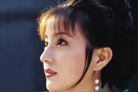 赵薇，对不起，我们怀念的是曾经的小燕子图片