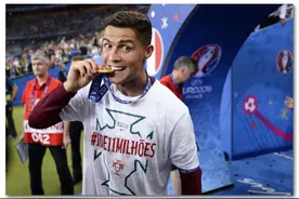 2016年欧洲杯葡萄牙C罗夺冠全纪录图片