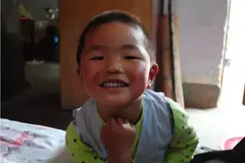 分享我的私藏：故乡，这两个留守儿童令人心颤的故事图片