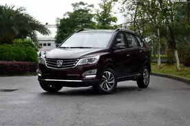 售价7.38-9.48万 宝骏560/730 1.5T上市图片