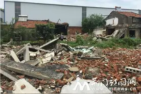 迟迟领不到还建房 七旬老人独居危房图片