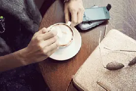 为什么我们更喜欢在星巴克工作？不是装，有科学依据的哦~图片