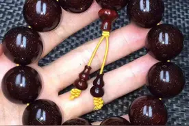 养生辟邪神物——小叶紫檀图片