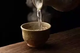 湖北老婆为老公写酒的说明书，有才！图片