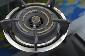 煤气灶打不着火？别找人维修了，把这个小机关动一动，分分钟修好视频封面