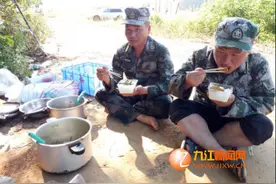 记永修县人武部4名转业干部坚守抗洪一线图片