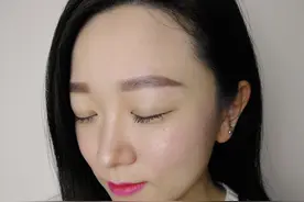 2016来点不一样的，双色唇妆点小心机文艺女青年图片