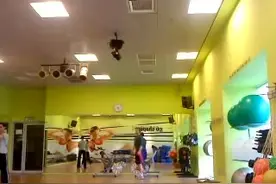 基础级弹跳训练计划动作示范影片三步助跑起跳摸高（单脚起跳）