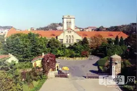 青岛高校发放录取通知书今年有什么新花样?图片