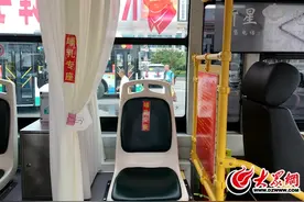 奶妈们看过来 临沂公交车惊现“哺乳专座”图片