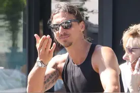 拜山头?伊布与小贝相聚共饮 乔伊破"次元壁"乱入图片