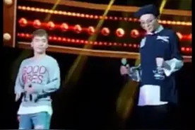 胜利玩梗“龙哥怎么办”TOP一脸吃瓜群众相，团粉：这么神经病图片