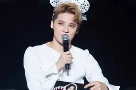 JYJ男团成员金俊秀泰国曼谷举行入伍前最后一次巡回演唱会图片