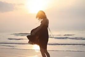 暗恋，像一杯酒图片