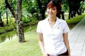 泰国女大学生校服图片