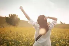 那些年错过的爱情，早已成为身边的小确幸图片