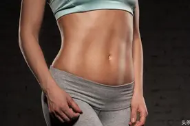 健身教练告诉你：不用狂练腹肌，也能瘦肚子出现线条的秘密是图片