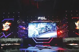 泪目！月神MOON再捧冠军奖杯，这次真的是War3！图片