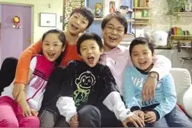 中央台公益广告《妈妈洗脚》的小胖子你还记得吗？图片