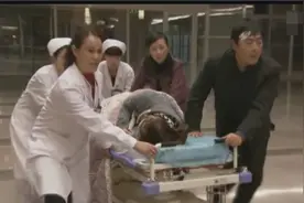 媳妇半夜突然喊肚子疼 送到医院检查才知道是媳妇怀孕了视频封面