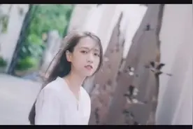 妹子你这么撩头发好吗图片