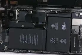 拆解iPhone X手机，每一个零部件都很精细，了解下屏幕指纹解锁！视频封面