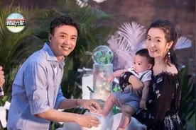 李晟李佳航为儿子举办百日宴 萌娃脸蛋肉肉超可爱视频封面