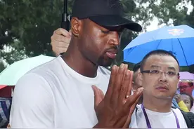“闪电侠”韦德造访少林寺图片