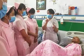 敬业这家医院护士输液一针准看看他们如何做到图片