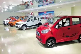 远看像汽车 近看电动车 无牌无驾照的电动四轮车能上路吗？图片