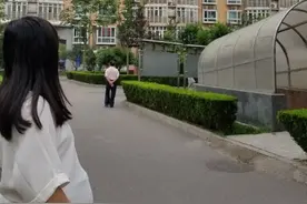 联通野蛮违建称”早有先例” 或严重影响孕妇业主胎儿健康图片