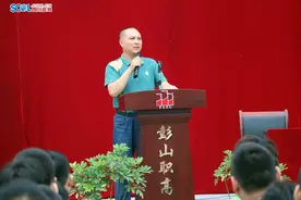 彭山职高老师方学龙勇救落水儿童受称赞图片