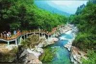 各奔东西前 我们手牵手去旅行图片