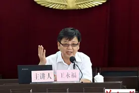 “两学一做”首先要学好党章 为老百姓服务绝不是一句空话图片