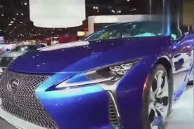 它让奥迪TT无路可走，2018款雷克萨斯LC 500真是帅出天际线视频封面