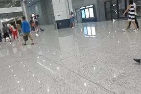 我在重庆西站出站口视频封面