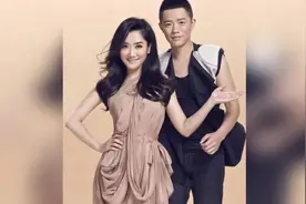 38岁玲花老公曝光，难怪和曾毅合作14年没成情侣，老公长成这样视频封面