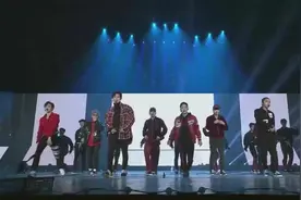 EXO四巡首尔场，夜店模式开启《Coming Over》+《Drop that》