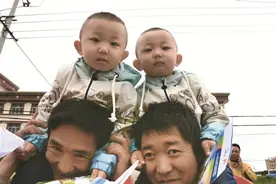 雨中等待 只为迎接你的到来图片