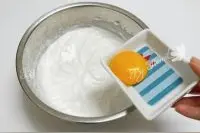 香草朗姆慕斯蛋糕图片