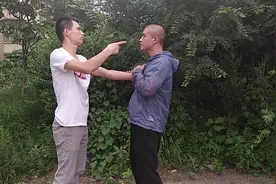 武术教练教你一招防身术，出门在外就可以保护好自己了视频封面