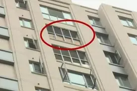 家长目睹4岁女儿从14楼坠亡 只因窗户没装玻璃图片