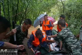 暴雨致江油太平镇村民被困 多方力量紧急救援图片