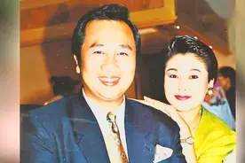 欧阳珮珊出殡！40年夫妻情深，郭锋抱着爱妻遗照哭成泪人