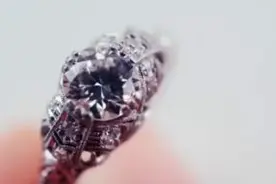 一个世纪以来结婚戒指款式的变化，最喜欢90年那一款，太漂亮了