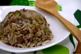 夏日必备美味，教你把豆角焖饭做的更香，更好吃！要点得记牢！图片